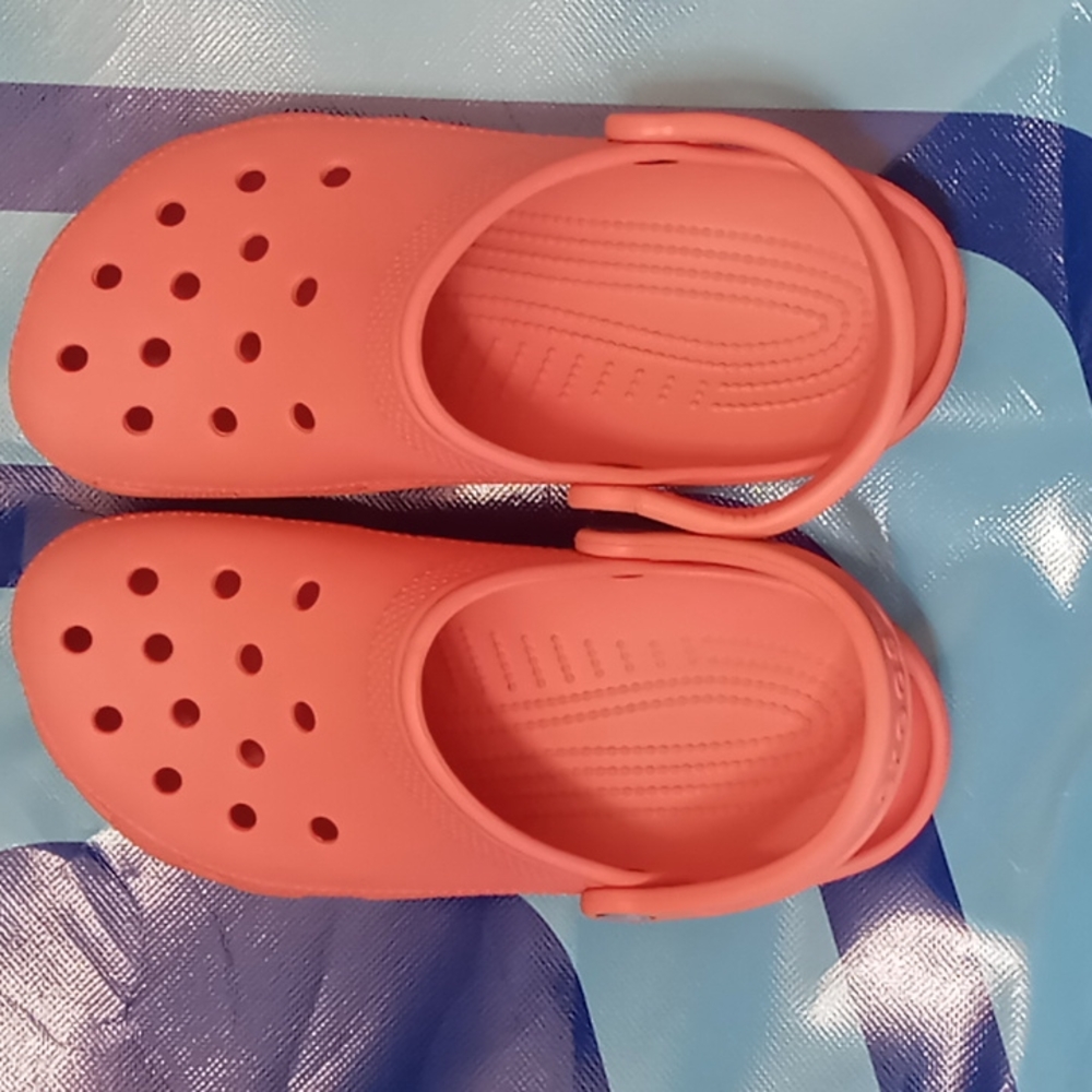 Crocs pink